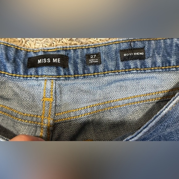 Miss Me Mid Rise Distressed Boyfriend Jeans Size 27 - Picture 6 of 6